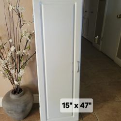 Wall Surface Mount Ironing Board. Great For Out Of The Way. Like New. Works Great!