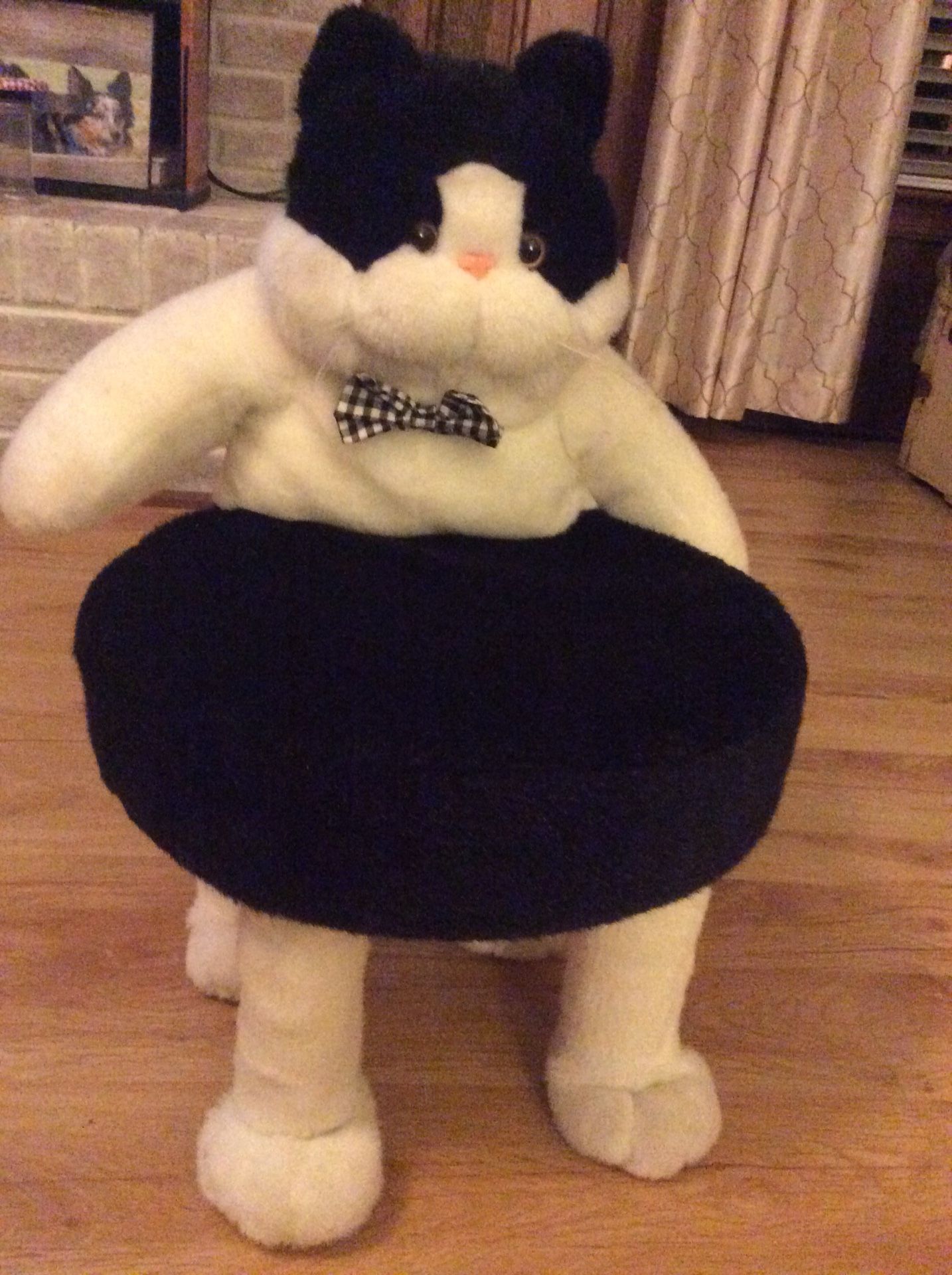 Child’s fur kitty chair like new