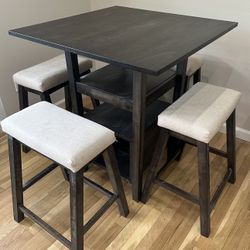 Hightop Table with 4 Stools