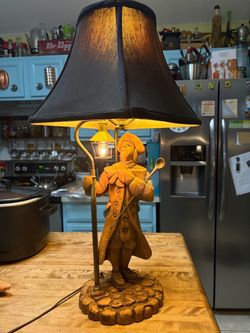 Vintage 70s hand carved wood Paul Revere lamplighter desk lamp