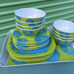 ANDY WARHOL MELAMINE DAISY DISH SET