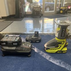 Ryobi Router W/ 2 Batteries And Charger (P601)