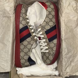 Gucci Ace Size 9.5 AUTHENTIC 