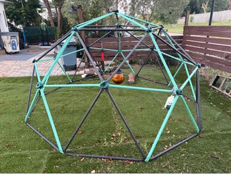 Jungle gym