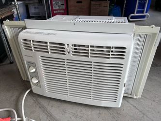 Frigidaire/Electrolux 5,000 BTU 115V Window-Mounted Mini-Compact Air