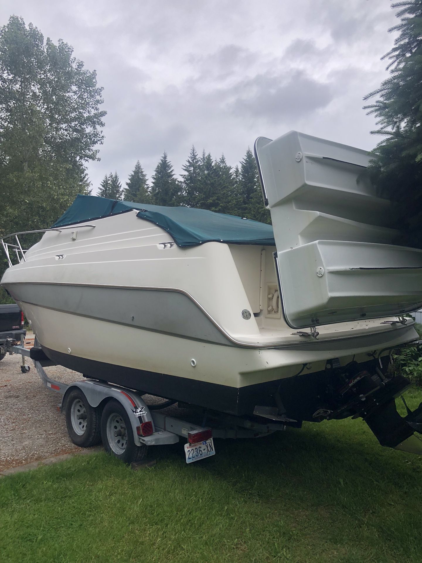 1995 Maxum 2400  SCR Family Boat