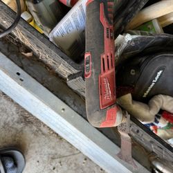 MILWUAKEE CORDLESS MULTI TOOL