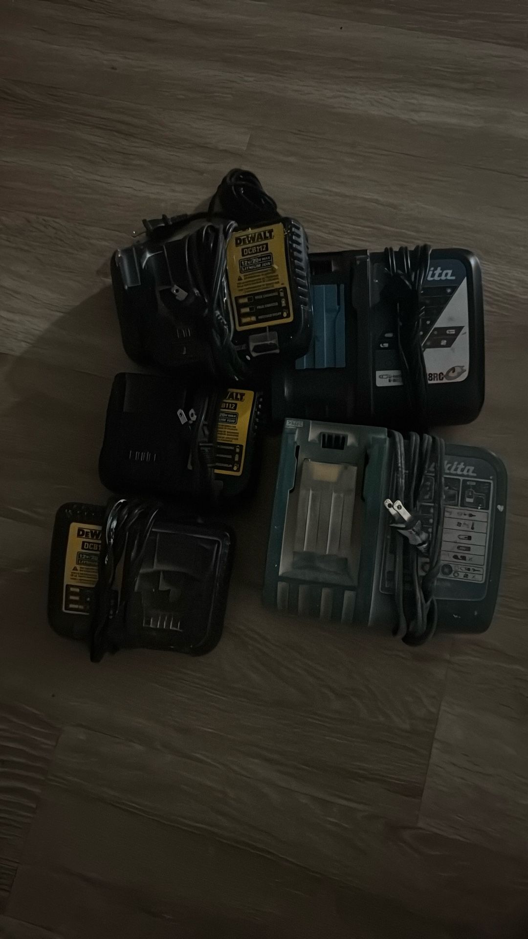 Cargadores Dewalt Y Makita