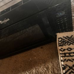 Whirlpool Microwave Works Need Space 