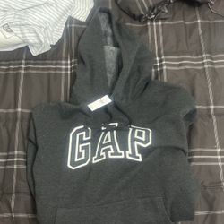 GAP SWEATER