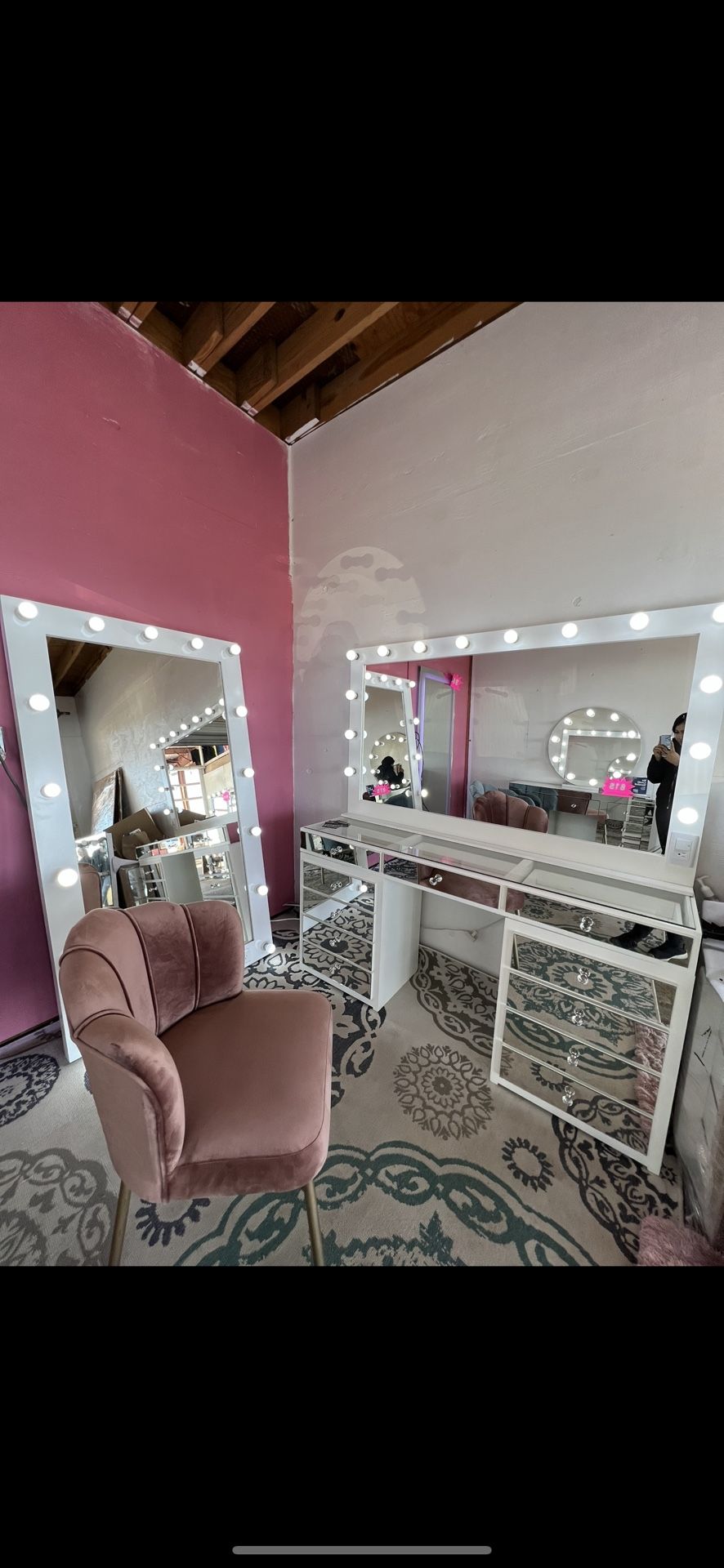 Gorgeous Vanity Makeup Station
