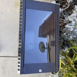 Wall Mount Enclosed Rack