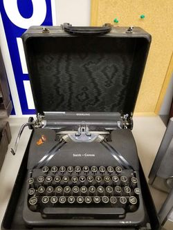 Antique Smith Corona Sterling Glass key typewriter with case