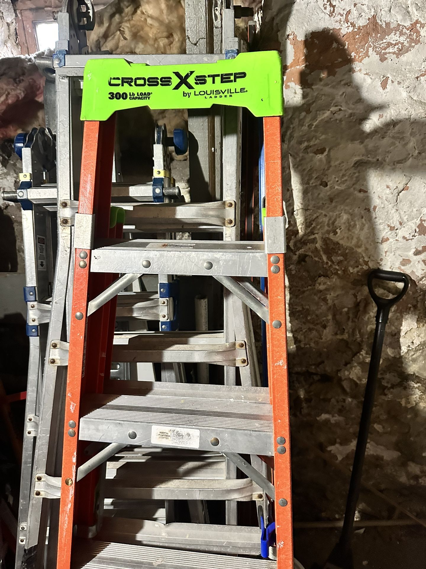 Cross Step 6’ Ladder