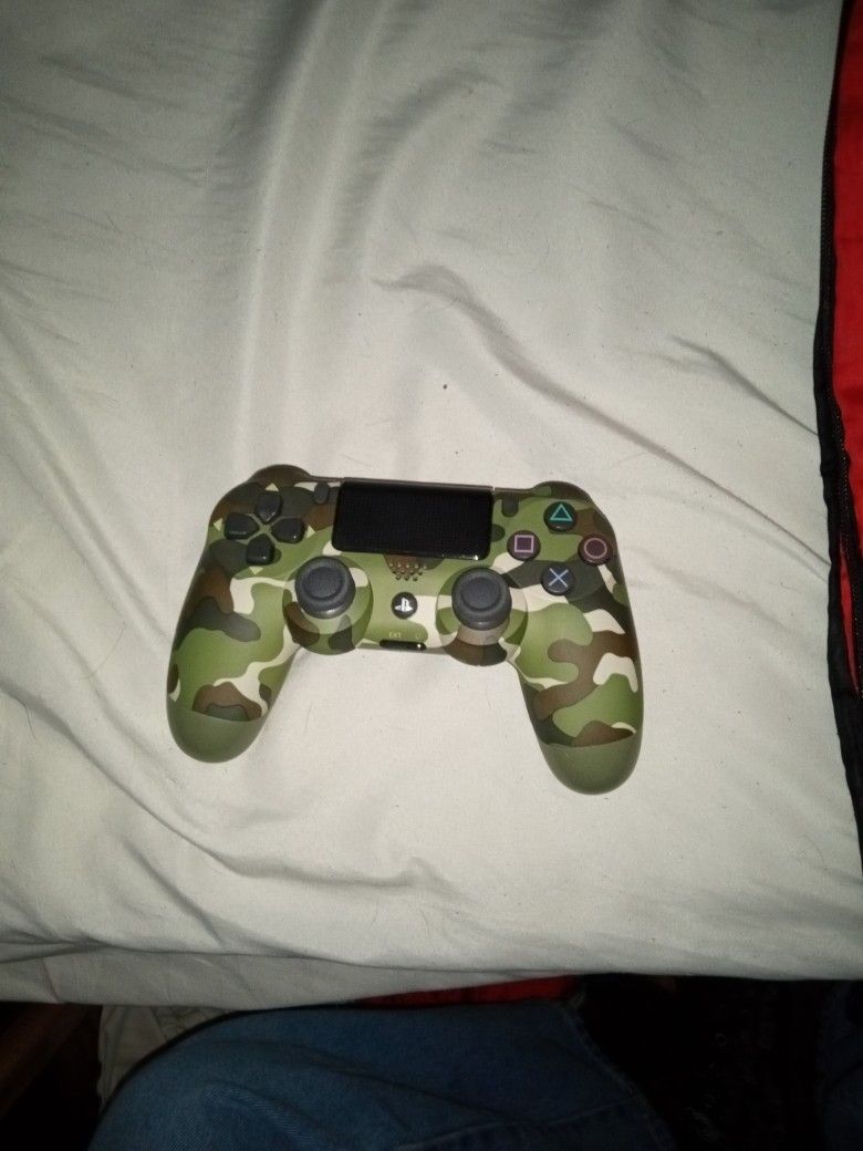 PS4 Controller
