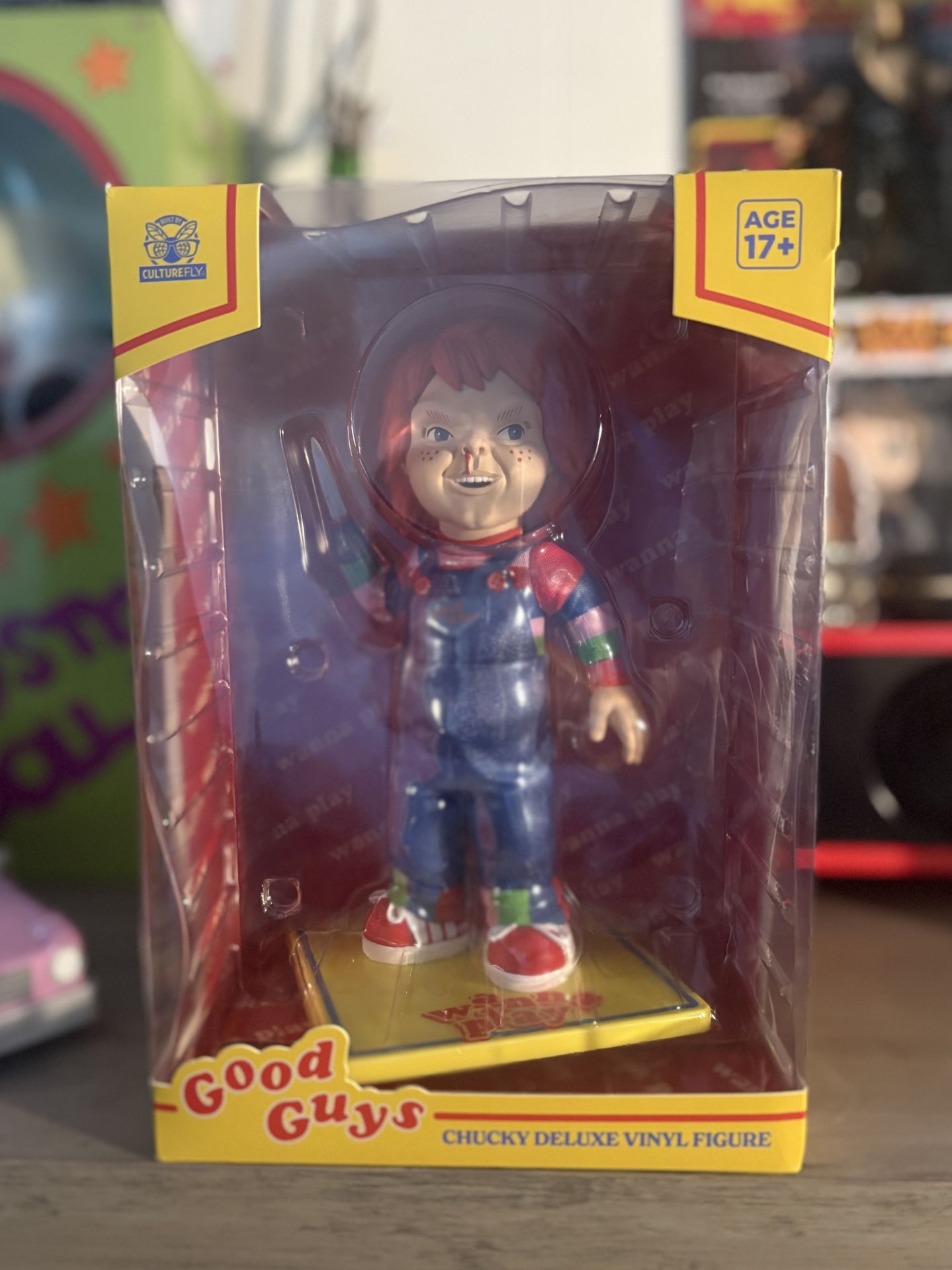 Chucky Deluxe Vinyl Figure