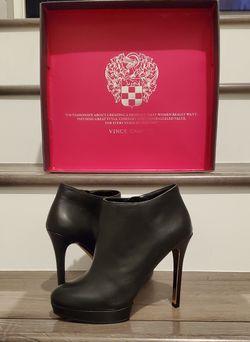Vince Camuto Ankle Platform Bootie in Black Napa size 6.5M
