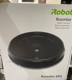 iRobot Roomba 692 Robot Vacuum - Wi-Fi Connectivity, Personalized Cleaning Recommendations, Works with Alexa, Good for Pet Hair, Carpets, Hard Floors,
