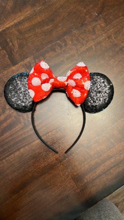 Minnie Mouse ears