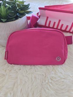 Lululemon hot pink fanny pack