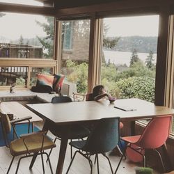 Mid-century Look Extendable Dining Table, With Center Leaf