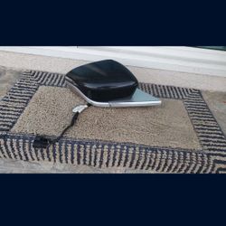 2017 -2018 LINCOLN CONTINENTAL RIGH
MIRROR BLIND SPOT SIGNAL PASSENGER
SIDE GENUINE USED OEM. B1