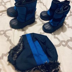 Children’s Snow Boots  (size 6 & 9) & Hat , Almost New ( Excellent Condition) 