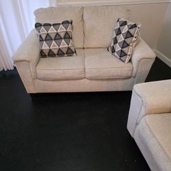 Couch And loveseat Like New!