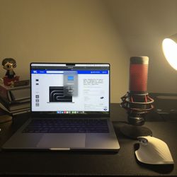 Macbook Pro M3 + Mx Master 3s + HyperX quadcast + elgato facecam