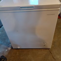 Insignia Freezer 