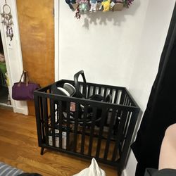 Mini Crib And Changing Table 