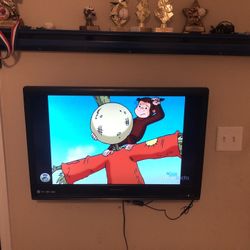 EMERSON 32” TV
