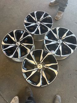 Used set of 18” Honda stock wheels 5 lug by 4.5