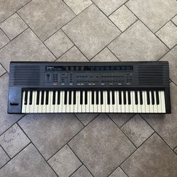 Roland E-5 Synthesizer Keyboard 