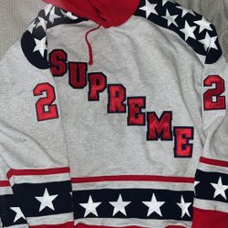 Supreme Hoodie