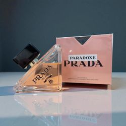 Prada Paradoxe Perfume