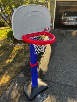 Young Boy’s extendable basketball hoop