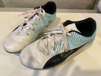 Puma Kids Soccer Clear Sneaker Sz 1C