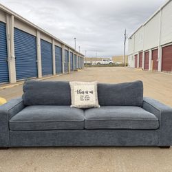 FREE DELIVERY 🚚🚛🚚 super Nice Blue Couch