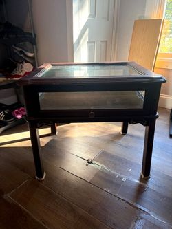 Curio Display End Table — Glass Top with Pull-Out Display Drawer — Dark Wood