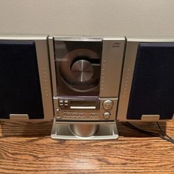 Sharper Image vertical Stereo CD. Player am/fm radio SO226
Good condition. Used. No remote