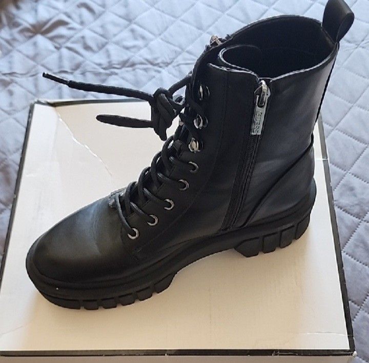 Guess Ankle Boot