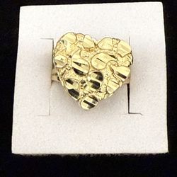 10kt Gold Heart Shaoe Nugget Ring