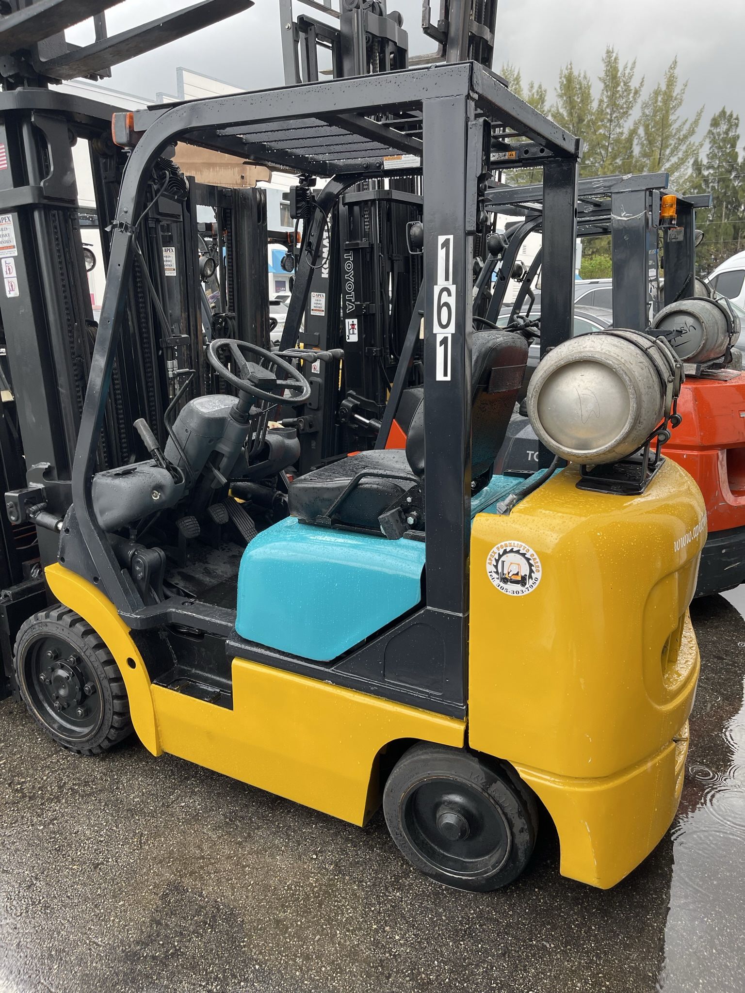 Forklift 