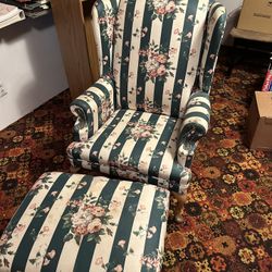 Cute Comfy Chair!