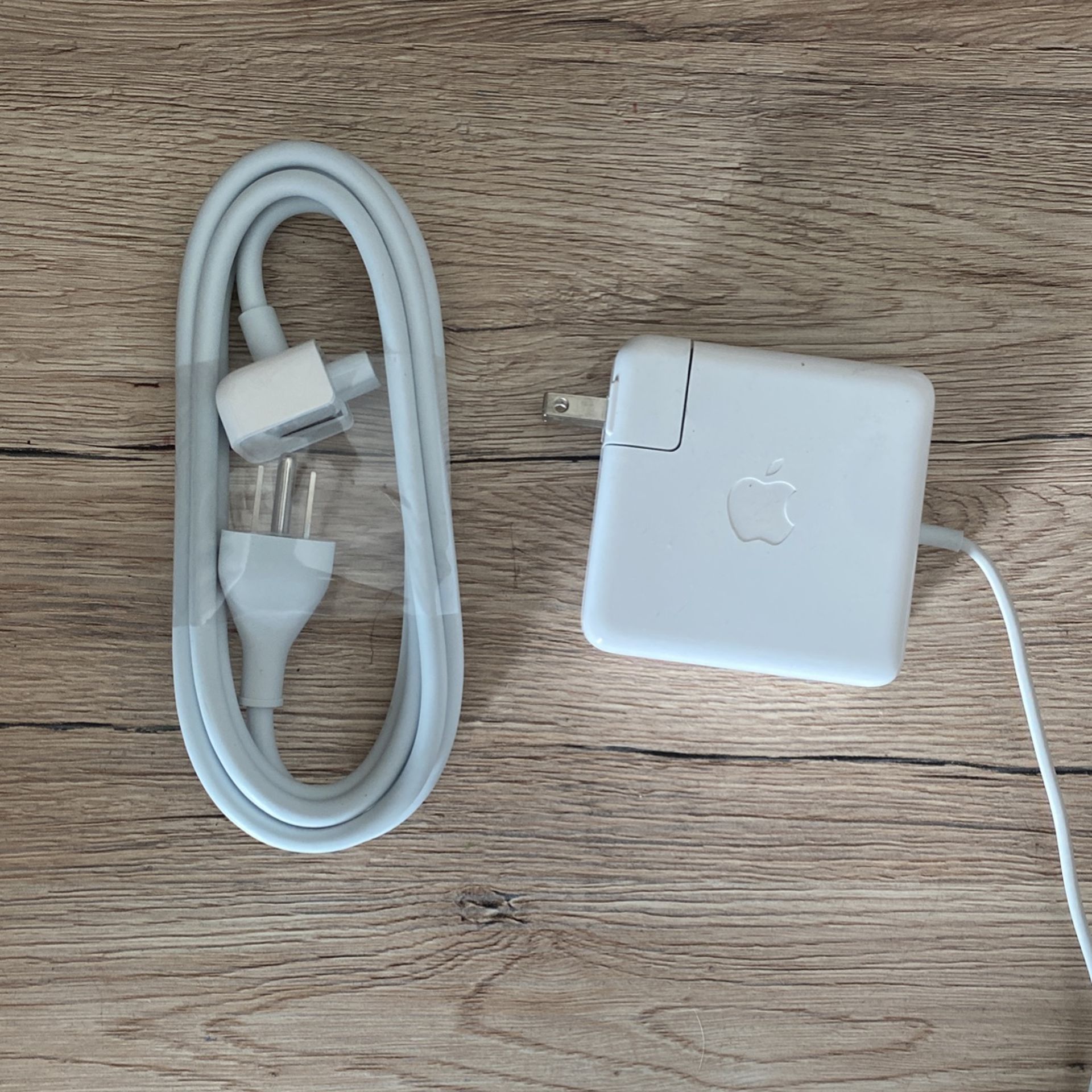 85W MagSafe Power Adapter (for 15- and 17-inch MacBook Pro)