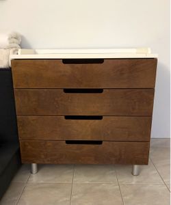 Oeuf Classic 4-drawer dresser/ changing table