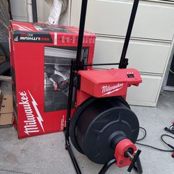 Milwaukee M18 18V Lithium-Ion 3/8 in. x 75 ft. Cable Cordless Drain Cleaning Drum Machine Kit