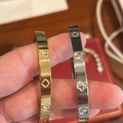 Bracelets/Jewelry Gold And Silver 