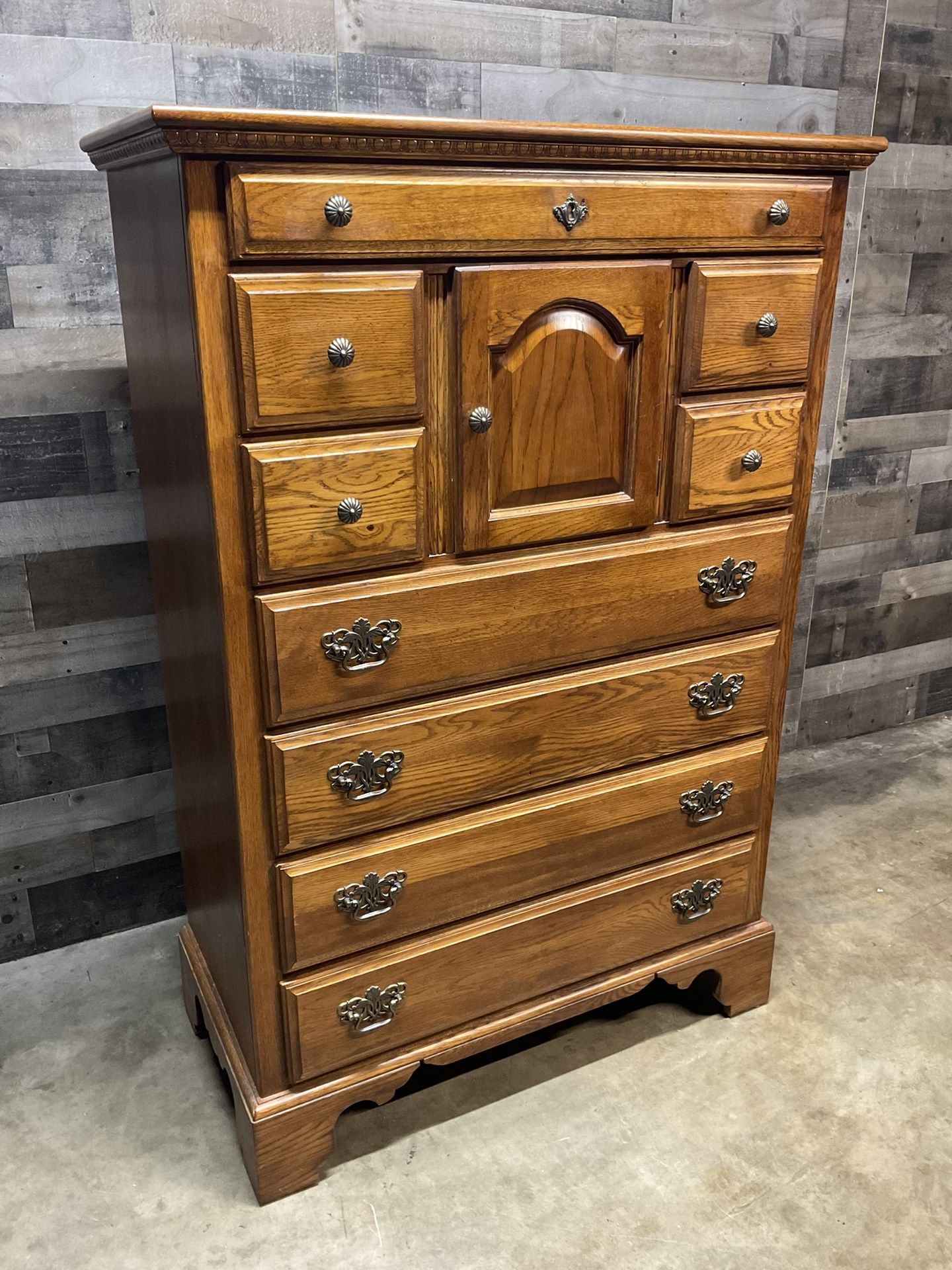 Stunning Lexington 100% Solid Wood 9-Drawer & 1 Door Dresser Masterpiece